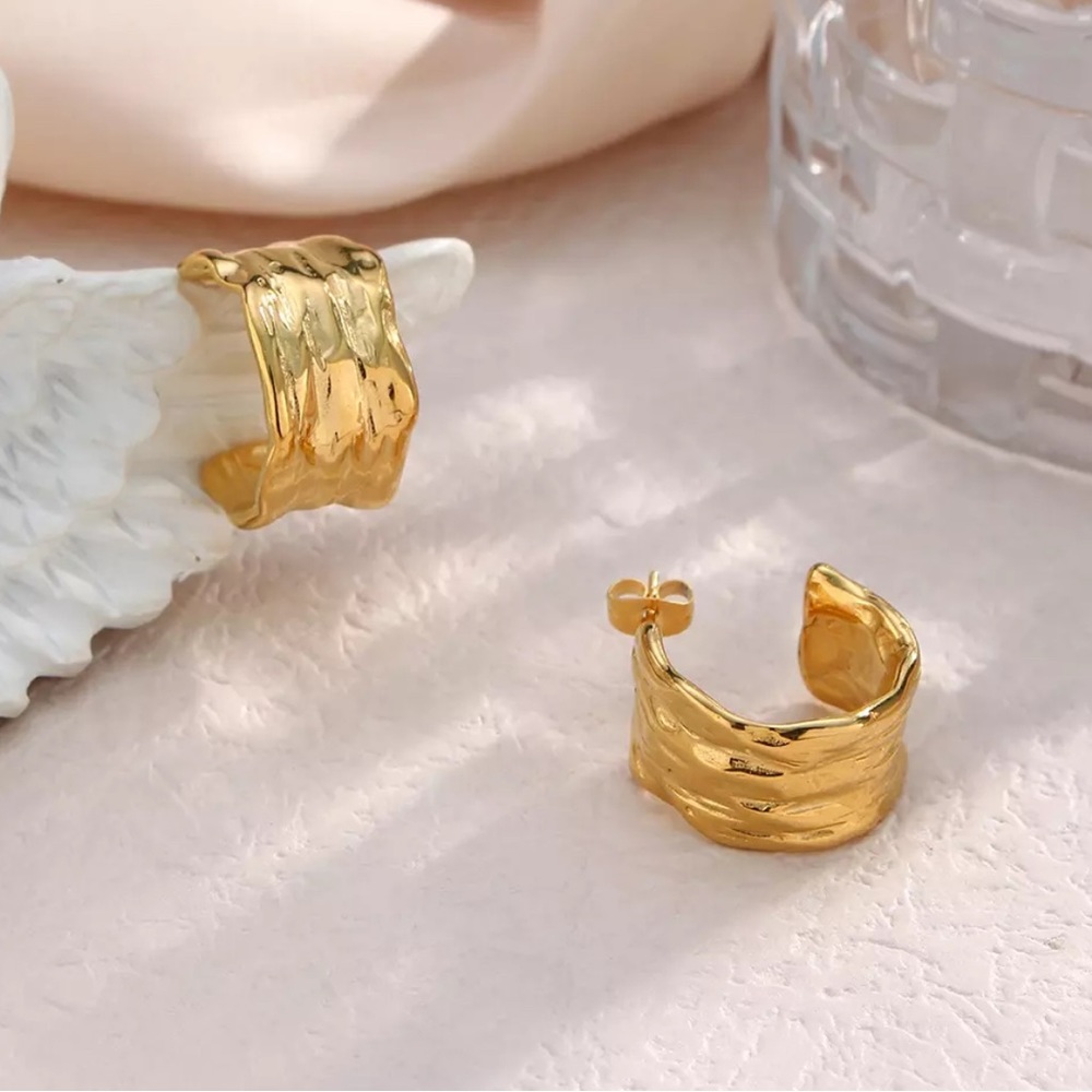 New Wide Hoop 18K  Gold Stud Earrings, wonderful Earrings, wow Earrings - Picture 7 of 8